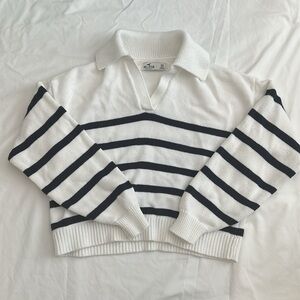 HOLLISTER | White and Navy Striped Easy Polo Collar Sweater